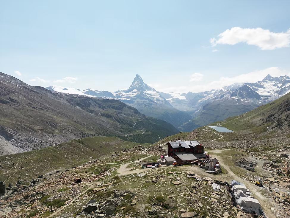 Fluhalp hut image 1