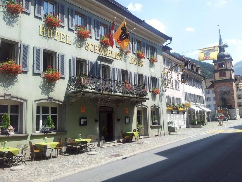 Hotel Zum Schwarzen Löwen image 1