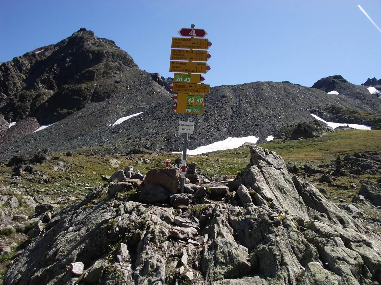 signpost at the scaletta pass