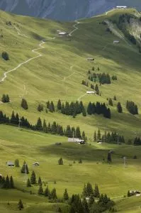 Sillerenbuhl Ski Station from Hahnenmoospass