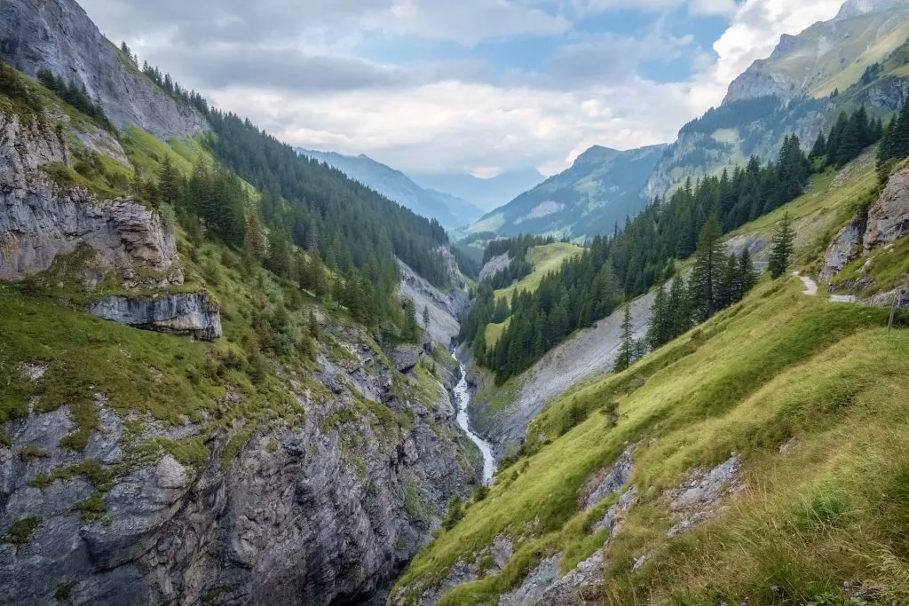 Spectacular views in Kiental from Griesalp to Obere Bundalp