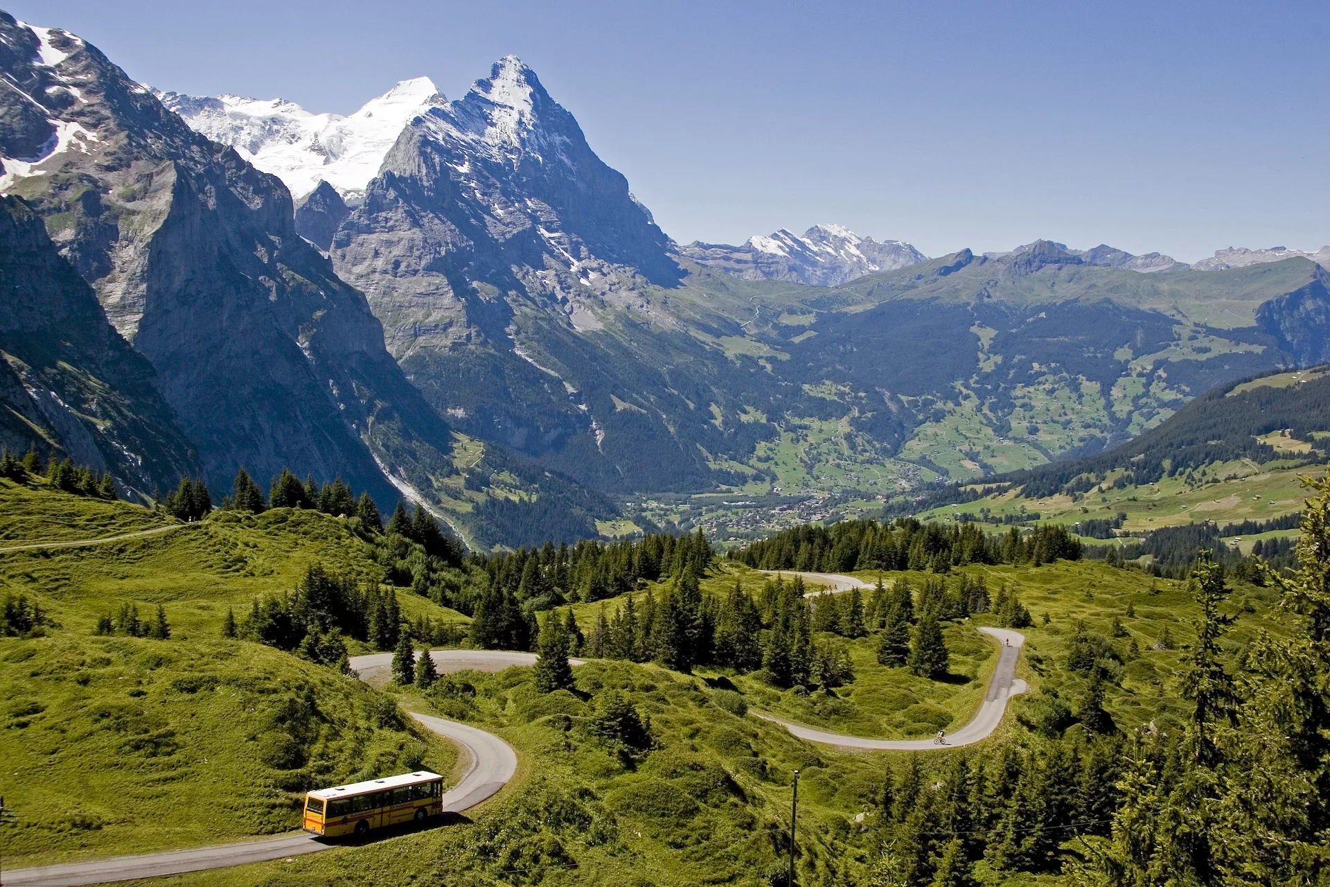 Vista a la montaña Eiger