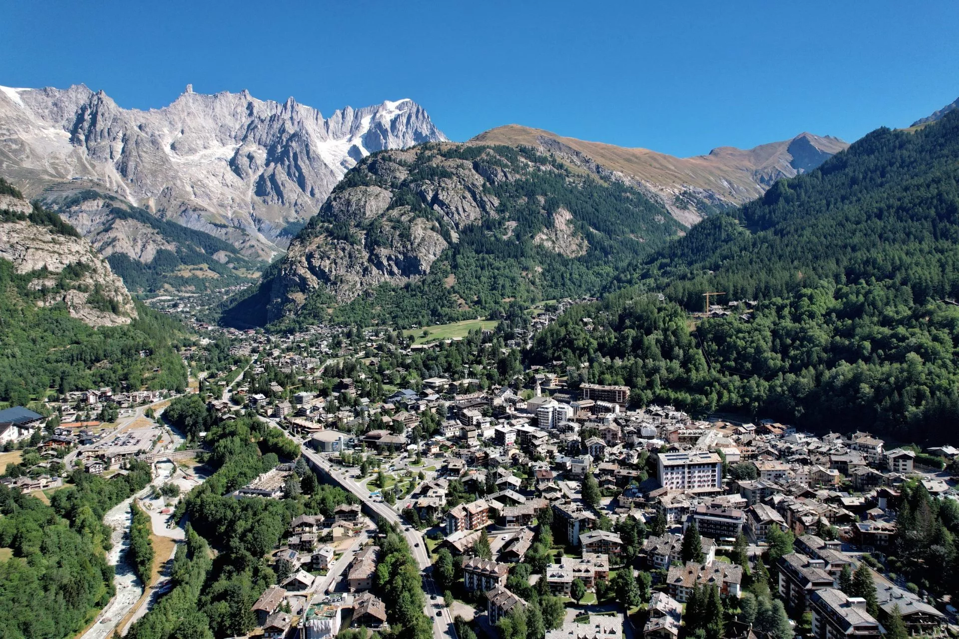 Courmayeur town scaled