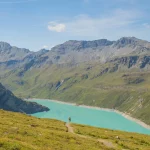 Hiking up to Col de Sorebois