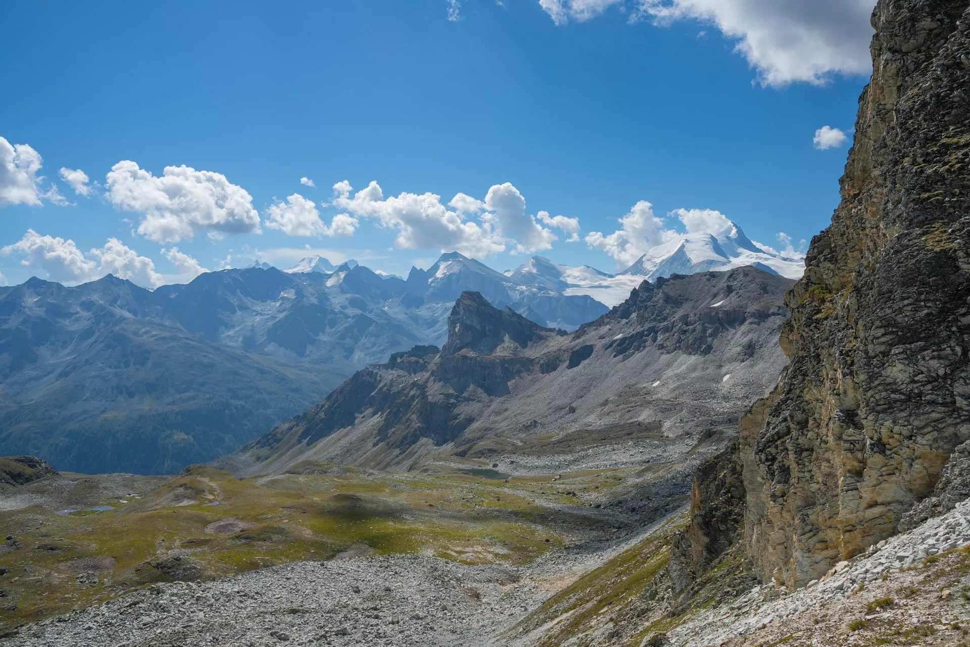 Die herrliche Aussicht vom Meidpass