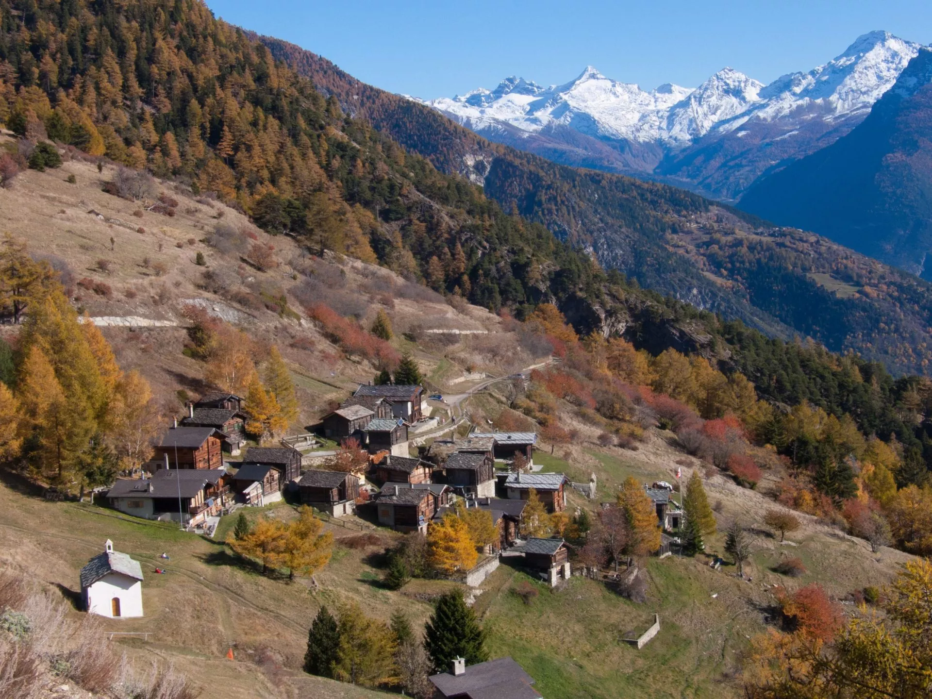 le flanc sud de la vallée de la rhonne